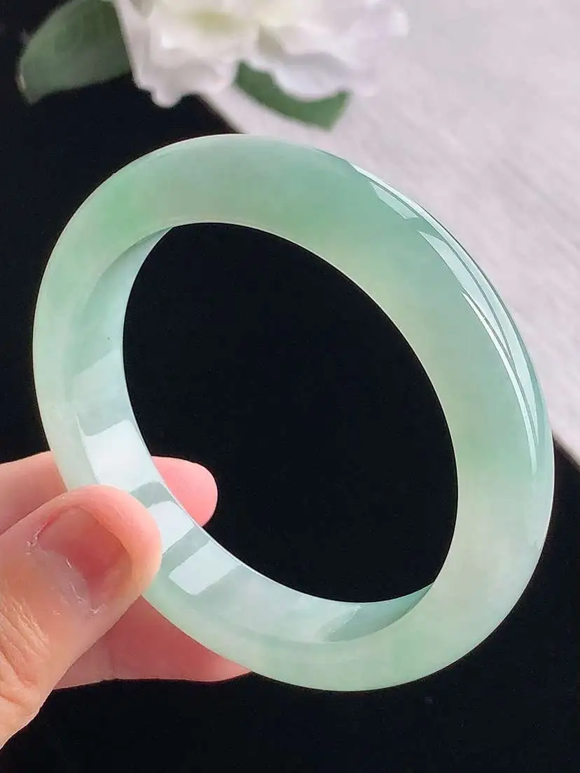 a货翡翠老坑冰种满绿正装正圈手镯52-53小圈口  尺寸52.5×11.5×8mm 重量52.42g 1012