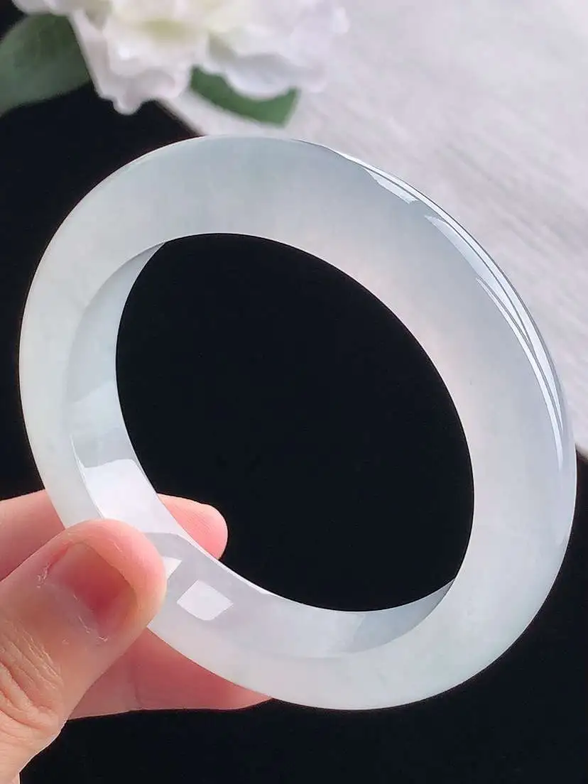 a货翡翠老坑冰种白月光厚装正装正圈手镯56-57圈口 尺寸56×12.4×9.8mm 重量71.80g 1012