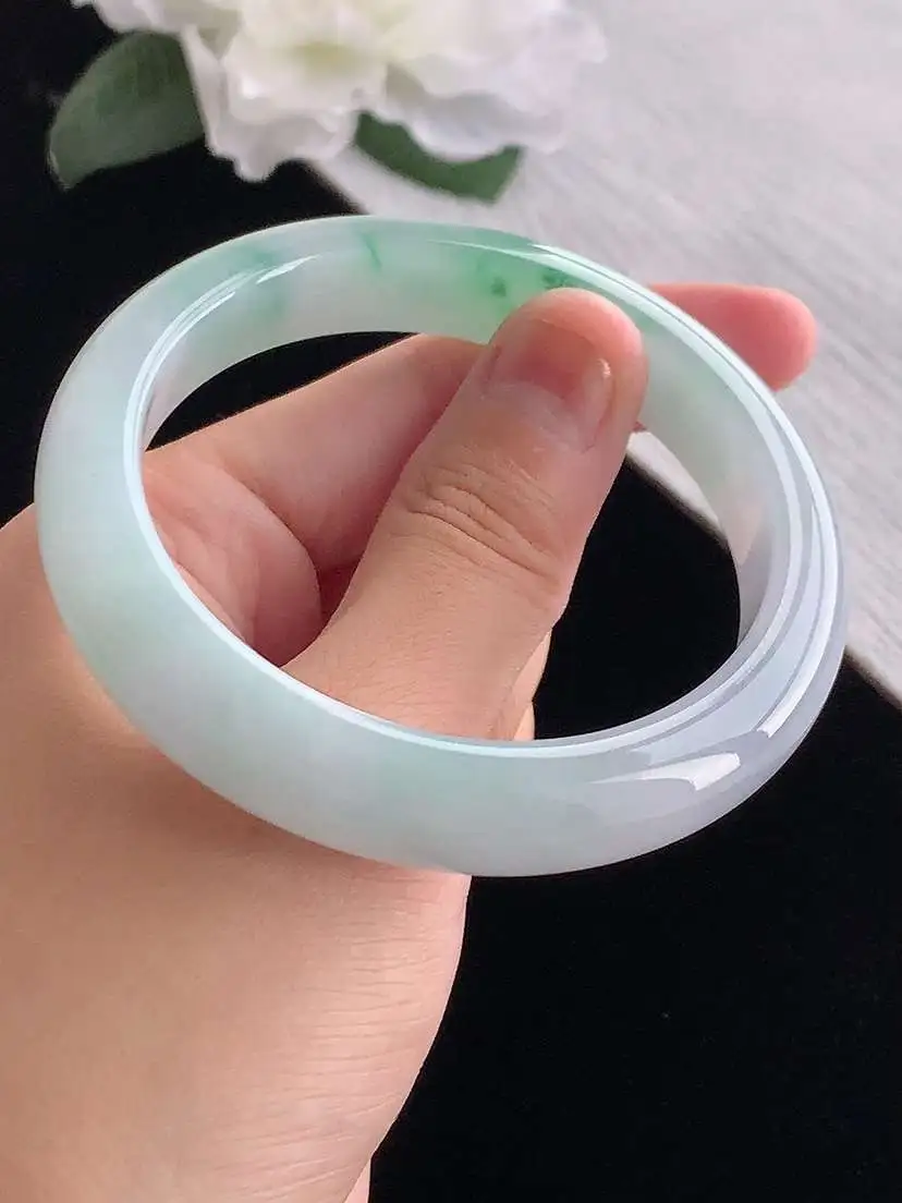 a货翡翠老坑冰种飘绿正装正圈手镯56-57圈口  尺寸56×11.3×8.3mm 重量55.35g 1012
