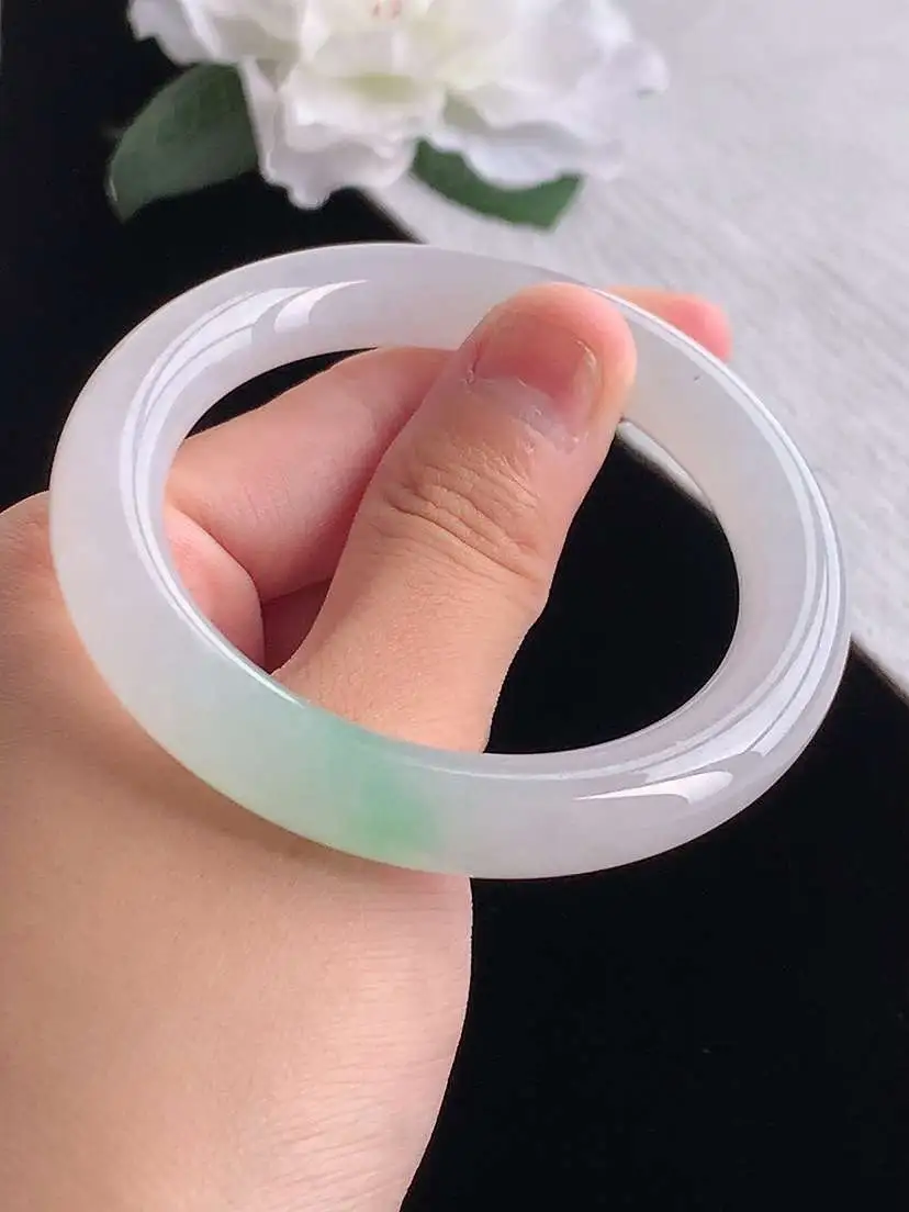 a货翡翠老坑冰种飘绿圆条手镯51-52小圈口  尺寸51.8×9.8mm 重量49.40g 1012