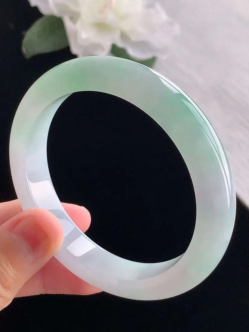 a货翡翠老坑冰种飘绿正装正圈手镯56-57圈口  尺寸56×11.3×8.3mm 重量55.35g 1012