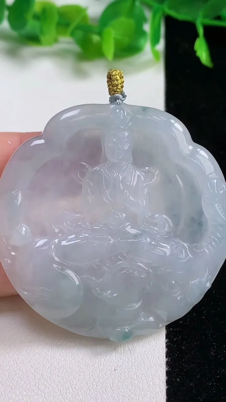 天然A货翡翠普贤菩萨吊坠，尺寸50.7-51.6-6，重量:29.00g
10月13日