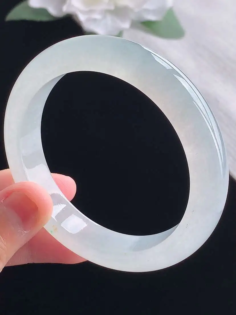 a货翡翠老坑冰种飘绿正装正圈手镯55-56圈口  尺寸55.5×11.6×8mm 重量56.70g 1013