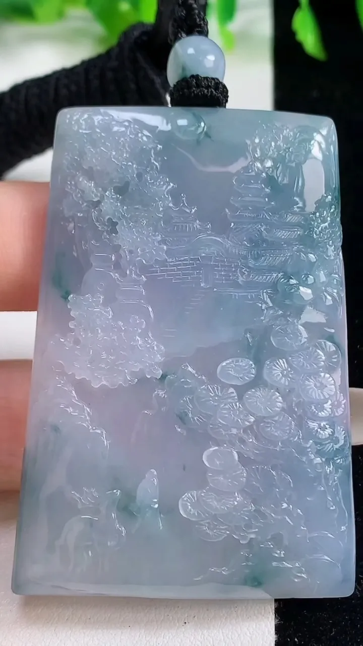 天然A货翡翠种紫罗兰飘花山水牌吊坠，尺寸59.3-39.6-8，重量:45.97g
10月14日
