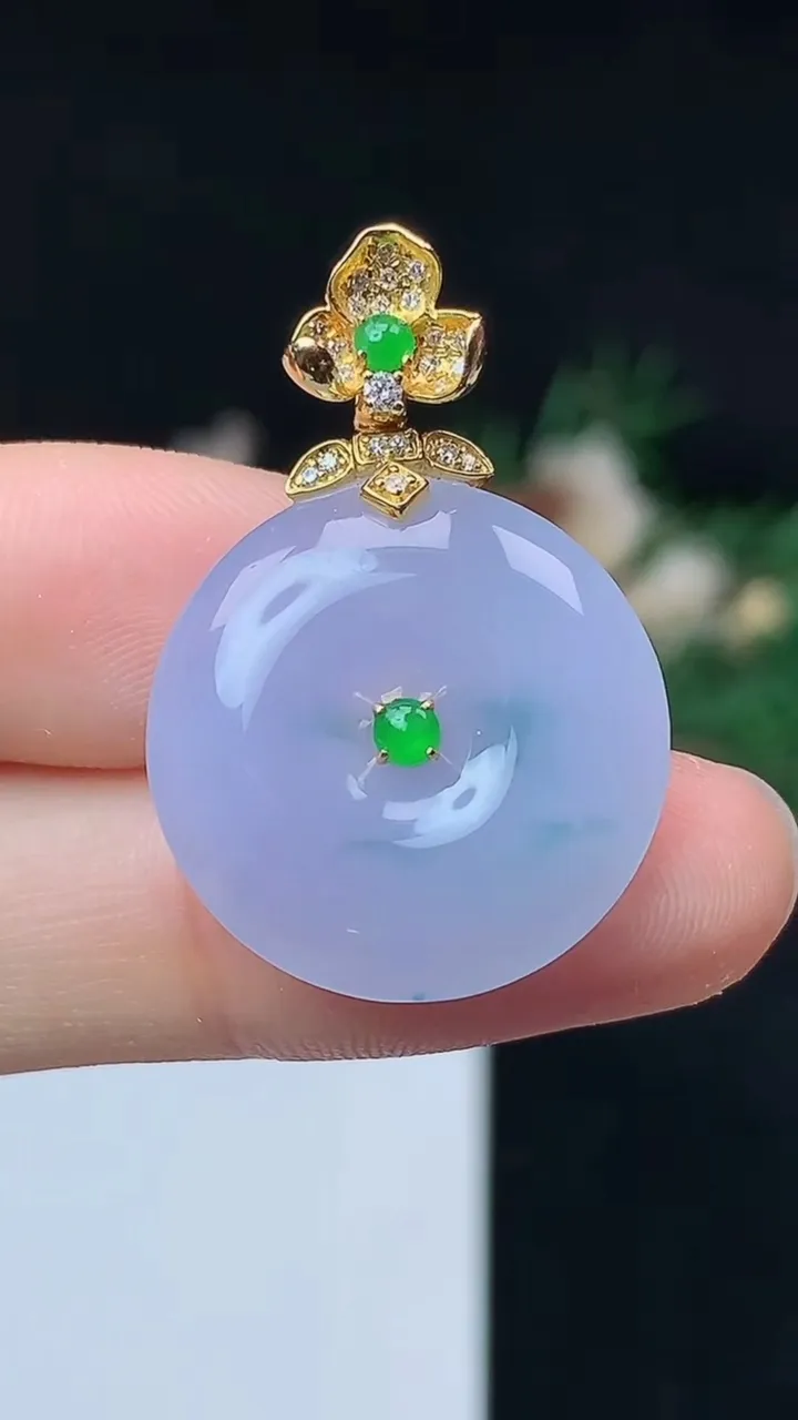 天然A货翡翠紫罗兰 飘花平安扣吊坠，尺寸21.2-5.4，重量:5.63g
10月14日