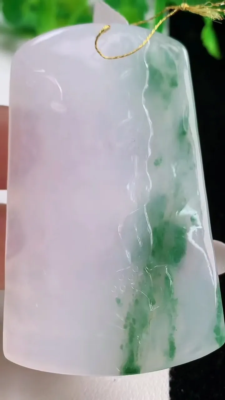天然A货翡翠冰种飘花虚空藏菩萨吊坠，尺寸62.7-38-5.7，重量:29.35g
10月14日