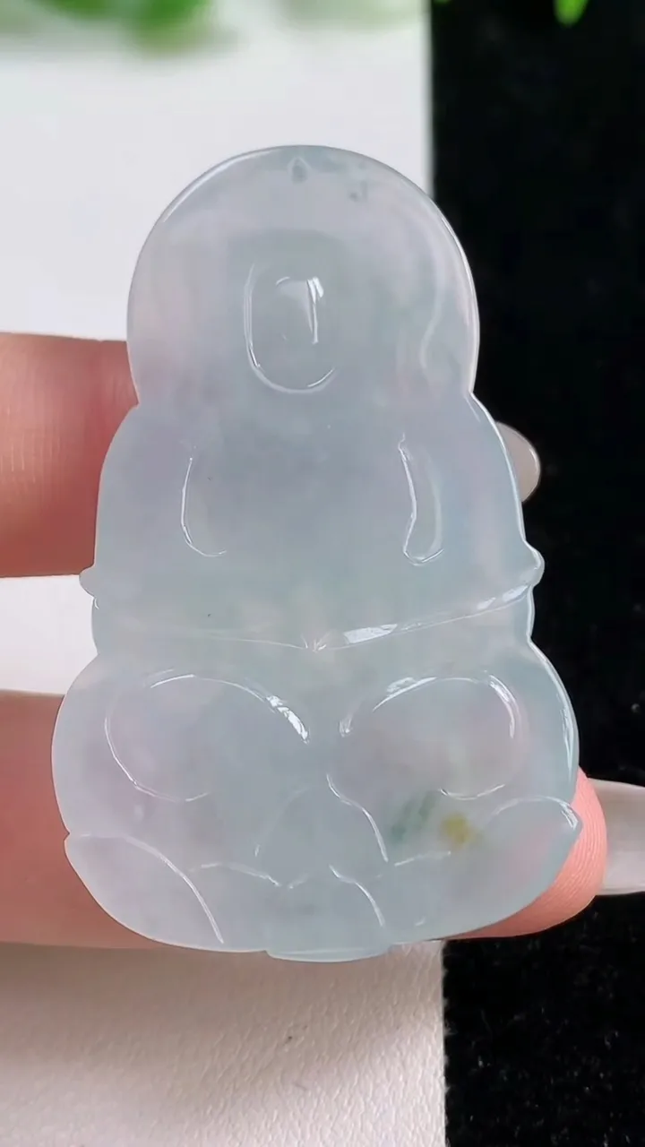 天然A货翡翠冰种飘花正装观音菩萨吊坠，尺寸50-31.8-4.8，重量:15.59g
10月14日