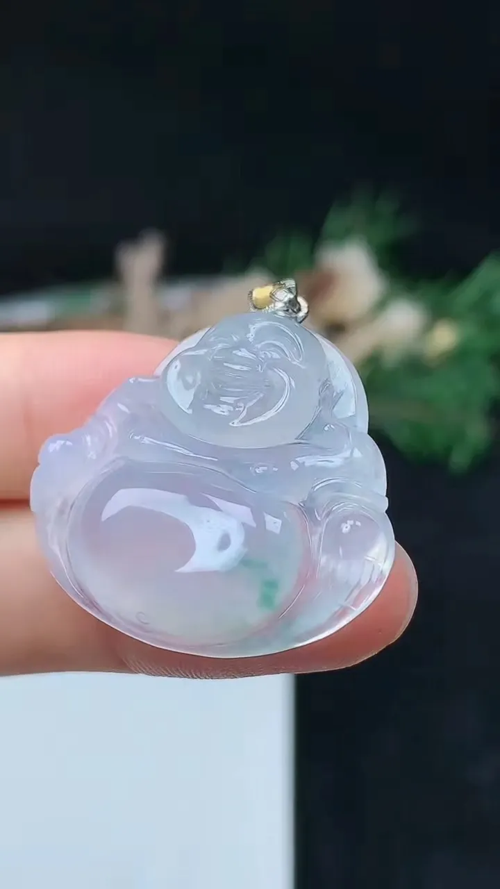 天然A货翡翠飘花佛公吊坠，尺寸27.5-30.5-6.2，重量:8.25g
10月14日