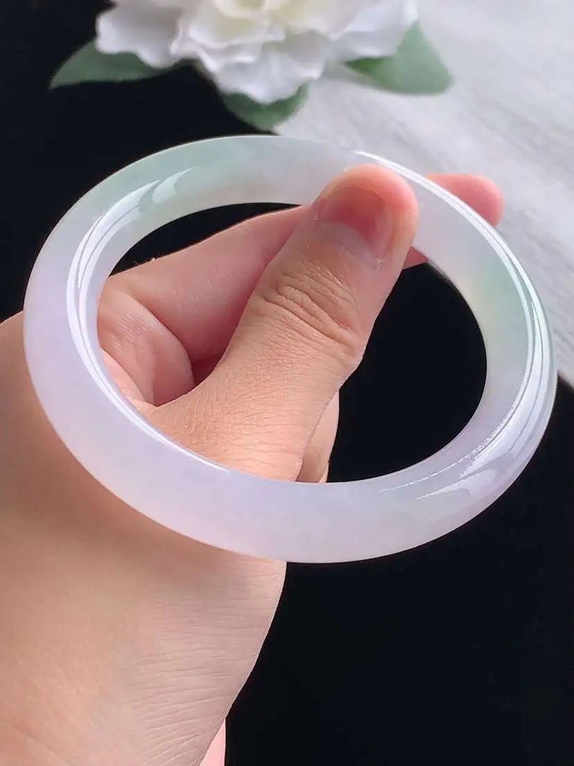 a货翡翠老坑冰种淡紫罗兰圆条手镯56-57圈口  尺寸56.8×10.3mm 重量57.80g 1013
