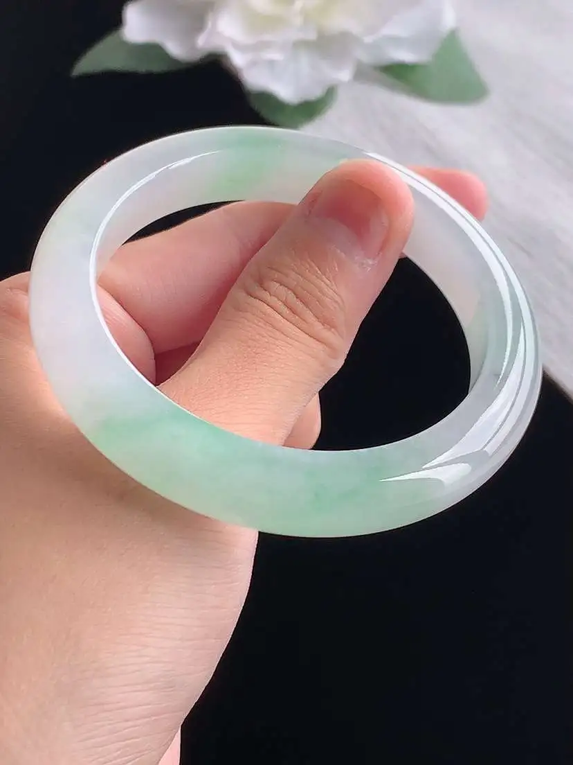 a货翡翠老坑冰种飘绿正装正圈手镯53-54圈口  尺寸53.6×10.3×8.5mm 重量49.46g 1013