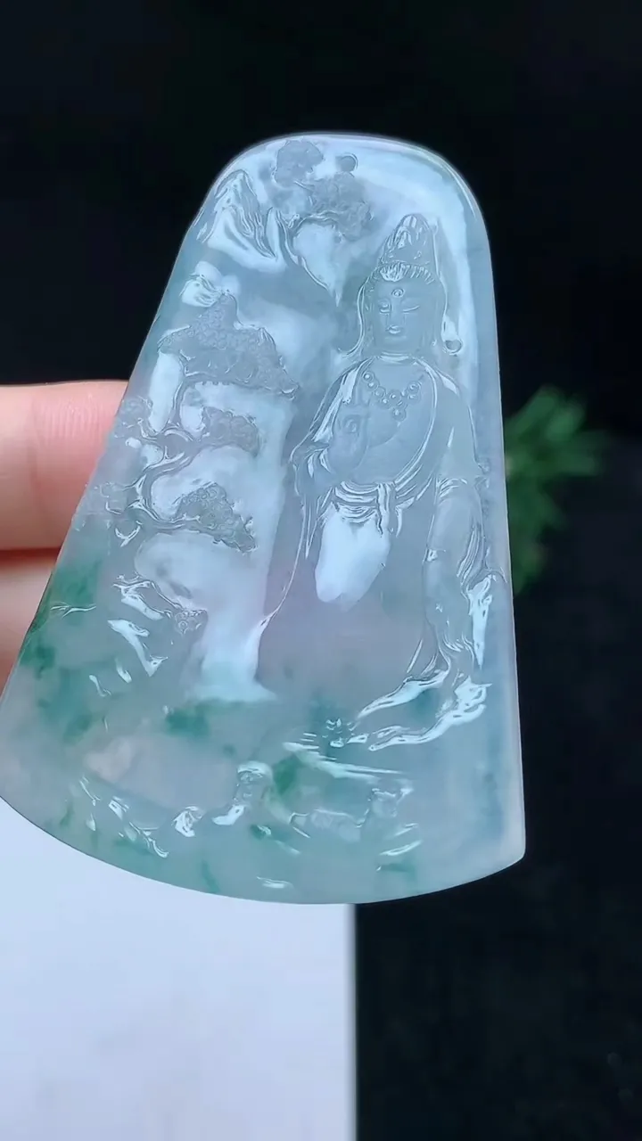 天然A货翡翠飘花山水观音菩萨吊坠，尺寸61.2-41.5-5.8，重量:29.02g
10月14日