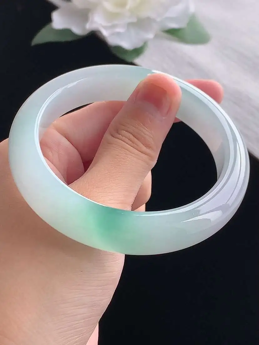 a货翡翠老坑冰种飘绿正装正圈手镯57-58圈口  尺寸57.8×12.5×8.6mm 重量68.35g 1013