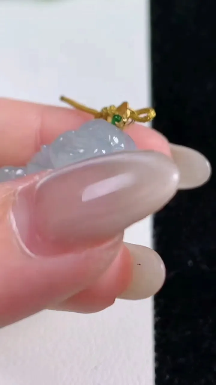 天然A货翡翠佛公吊坠，尺寸27-28.5-6，重量:6.46g
10月14日