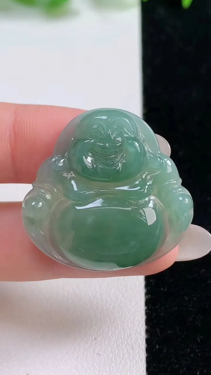 天然A货翡翠佛公吊坠，尺寸30.3-31.7-5，重量:7.65g
10月14日