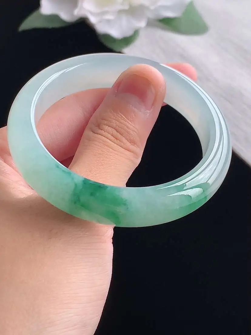 a货翡翠老坑冰种飘花正装正圈手镯50-51小圈口 尺寸50×11.2×7.2mm 重量42.60g 1013
