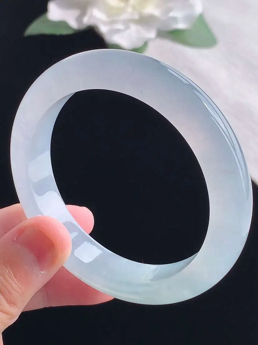 a货翡翠老坑冰种白月光正装正圈手镯53-54圈口  尺寸53.3×11.3×8.2mm 重量53.1