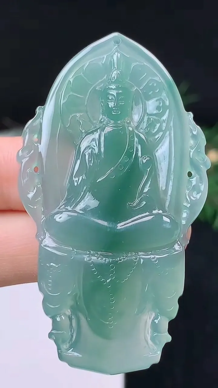 天然A货翡翠蓝水素衣观音吊坠，尺寸59.8-34-5.6，重量:16.06g
10月14日