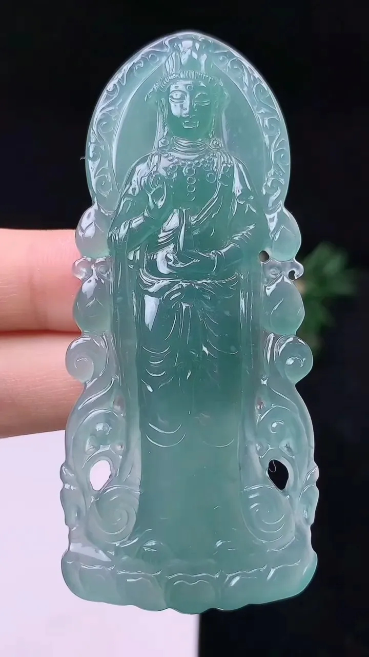 天然A货翡翠蓝水观音菩萨吊坠，尺寸74.7-30.7-5.2，重量:23.03g
10月14日