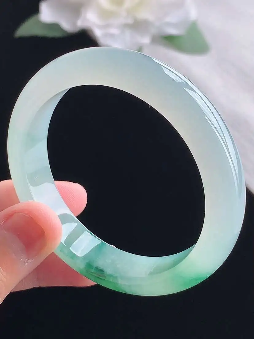 a货翡翠老坑冰种飘花正装正圈手镯50-51小圈口 尺寸50×11.2×7.2mm 重量42.60g 1013