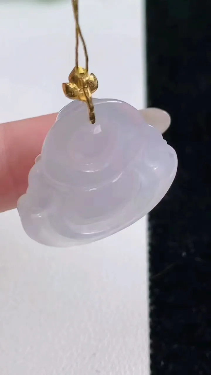 天然A货翡翠种白冰佛公吊坠，尺寸23-26-6.7，重量:6.23g
10月14日