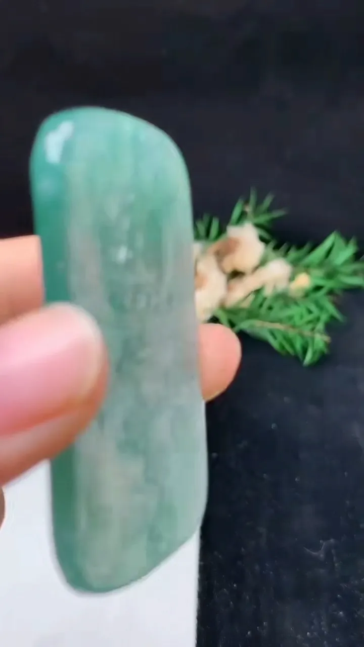 天然A货翡翠蓝水普贤菩萨吊坠，尺寸55.9-36.2-5.4，重量:24.47g
10月14日