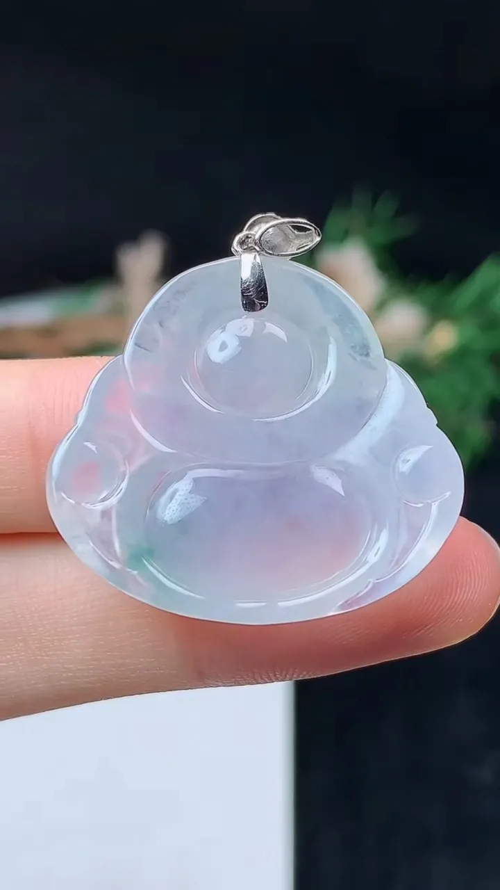 天然A货翡翠飘花佛公吊坠，尺寸27.5-30.5-6.2，重量:8.25g
10月14日