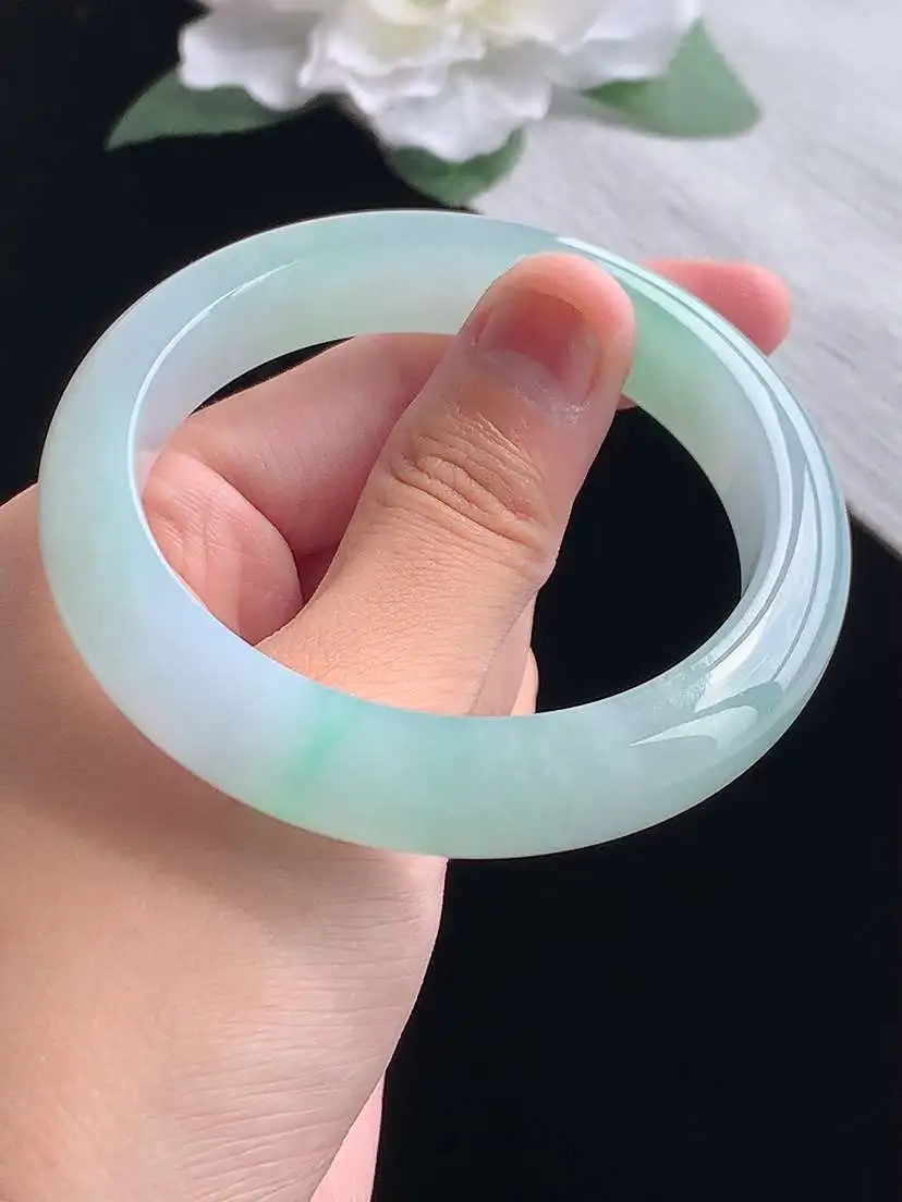 a货翡翠老坑冰种飘绿正装正圈手镯55-56圈口  尺寸55×12×8.8mm 重量58.44g 1013