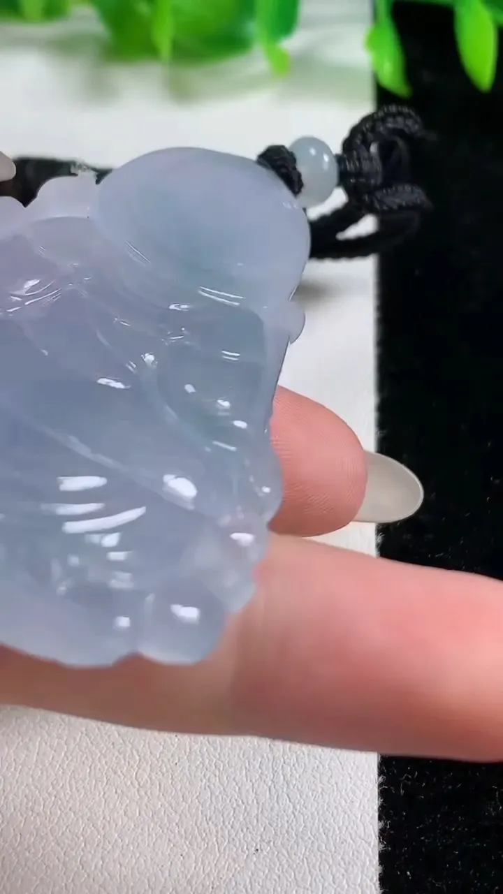 天然A货翡翠种紫罗兰观音菩萨吊坠，尺寸68.6-41-8，重量:38.45g
10月14日