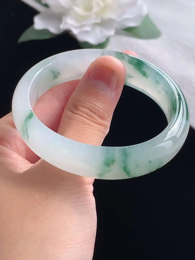 a货翡翠老坑冰种飘花贵妃手镯52-53小圈口  尺寸52.5×45×13.4×7mm 重量46.58g 1013