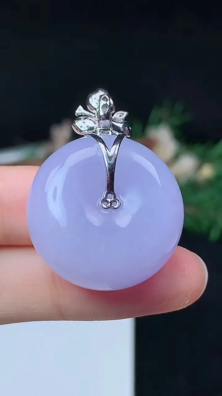 天然A货翡翠k金紫罗兰平安扣吊坠，尺寸25.2-13.2，重量:19.11g
10月14日