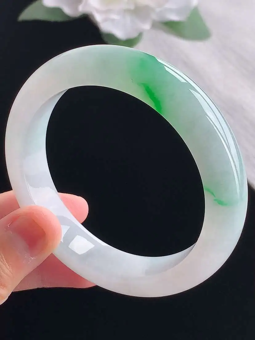 a货翡翠老坑冰种飘阳绿正装正圈手镯56-57圈口  尺寸56×12.8×8.8mm 重量65.74g