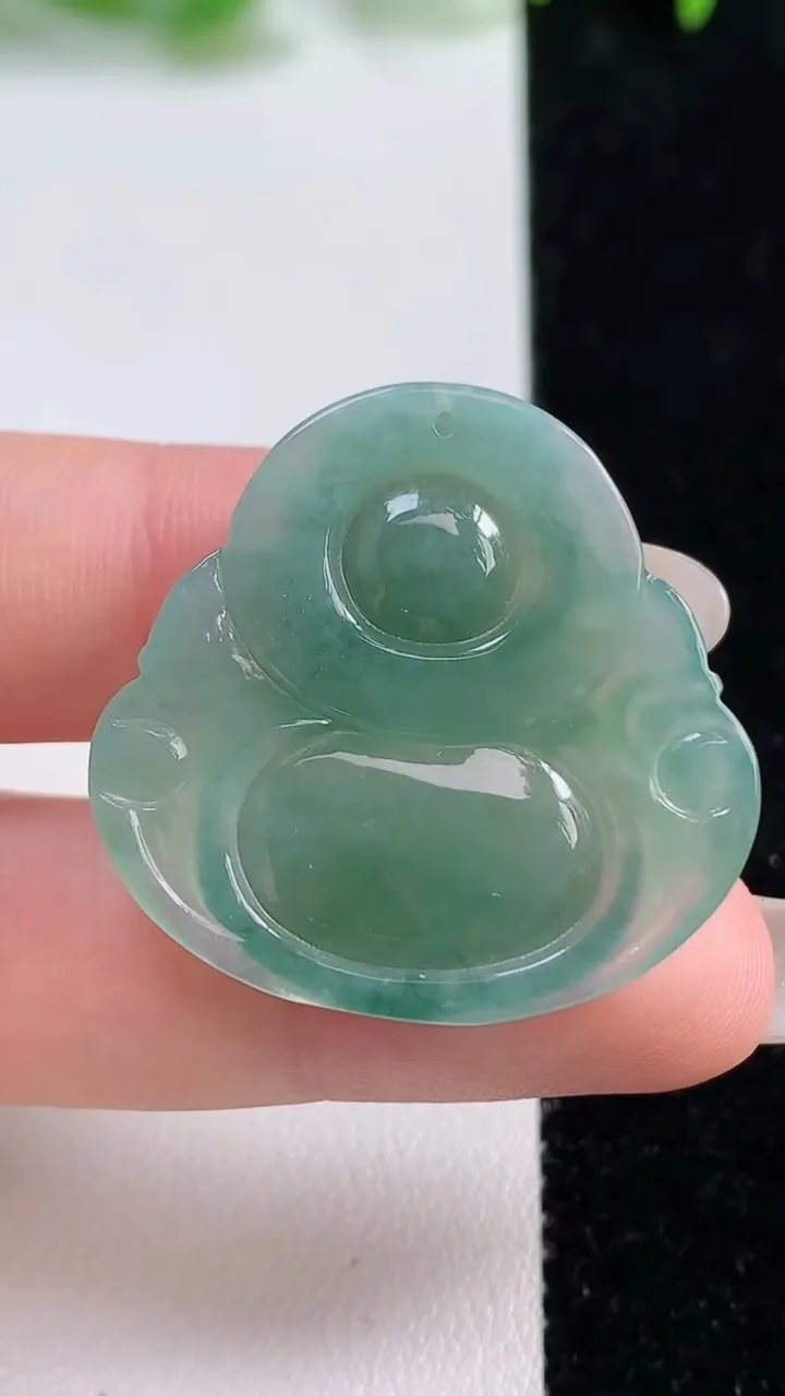 天然A货翡翠佛公吊坠，尺寸30.3-31.7-5，重量:7.65g
10月14日