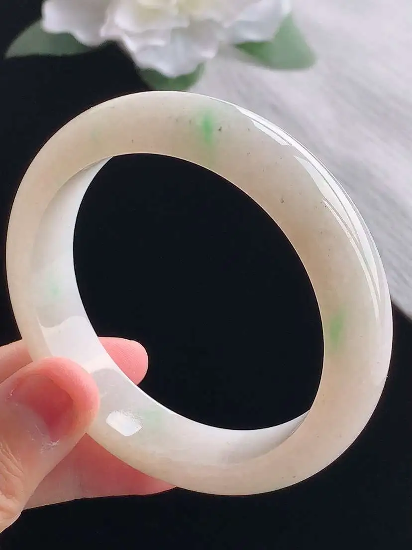 a货翡翠老坑冰种飘绿正装正圈手镯55-56圈口  尺寸55.6×14×8mm 重量63.58g 10