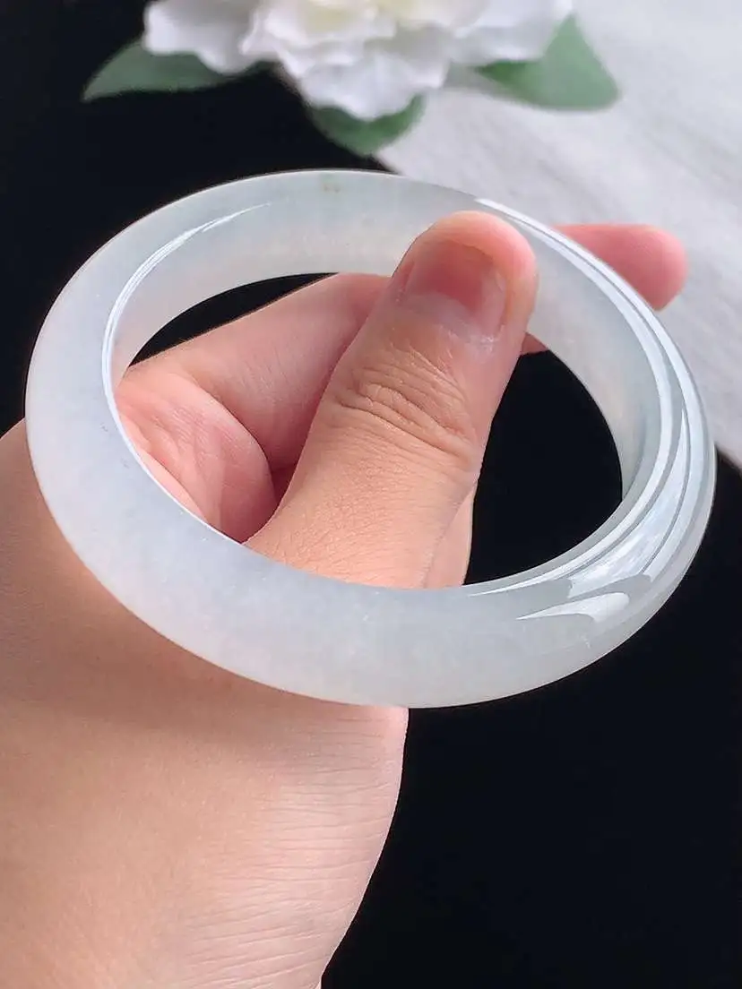 a货翡翠老坑冰种飘绿正装正圈手镯55-56圈口  尺寸55.5×11.6×8mm 重量56.70g 1013