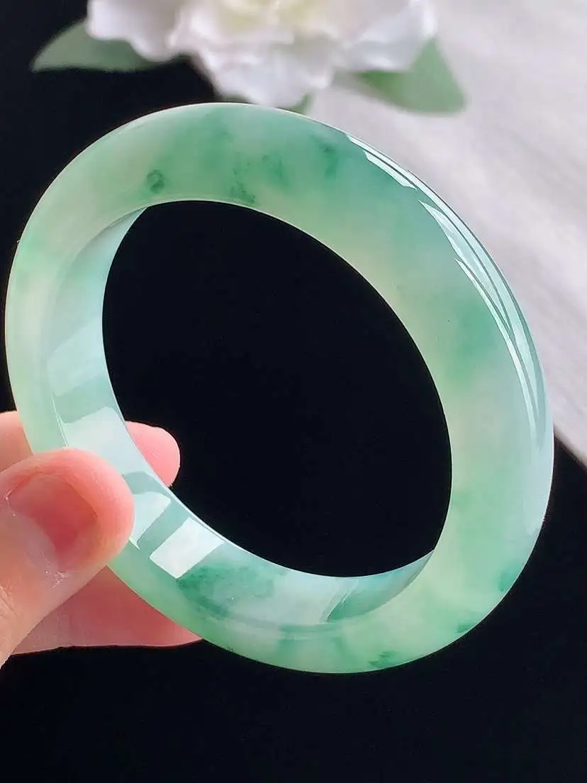 a货翡翠老坑冰种飘花正装正圈手镯52-53小圈口  尺寸52.5×12.2×8.8mm 重量60.20g 1013