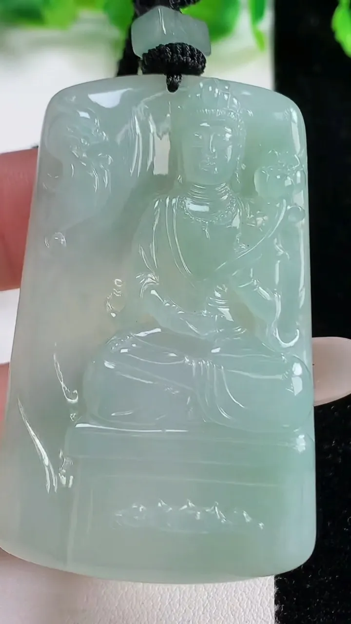 天然A货翡翠大势至观音菩萨吊坠，尺寸53.8-33.7-5.7，重量:29.12g
10月14日