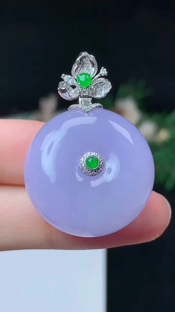 天然A货翡翠k金紫罗兰平安扣吊坠，尺寸25.2-13.2，重量:19.11g
10月14日