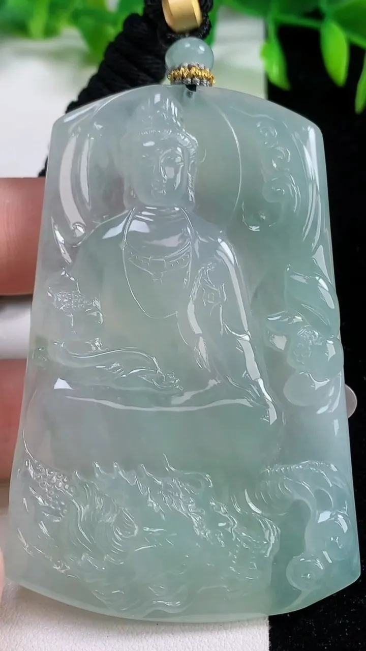 天然A货翡翠祥龙大势至观音菩萨吊坠，尺寸71-44.7-5.9，重量:47.70g
10月14日