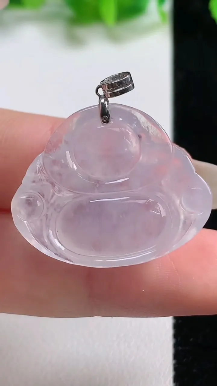 天然A货翡翠种白冰佛公吊坠，尺寸23.6-28.2-6.4，重量:6.20g
10月14日