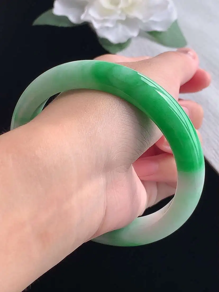 a货翡翠老坑冰种飘绿正装正圈手镯64-65大圈口  尺寸64.8×12.3×8.6mm 重量71.96g 1013