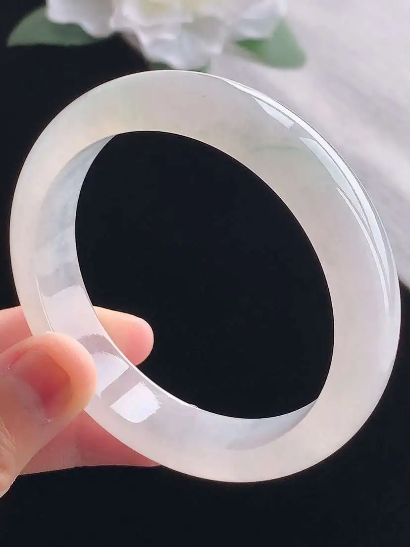 a货翡翠老坑冰种飘花正装正圈手镯56-57圈口  尺寸56.8×13.6×7.6mm 重量60.32