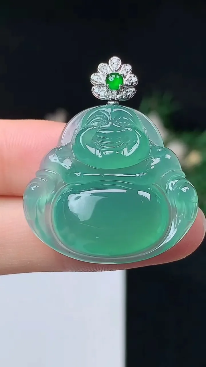天然A货翡翠佛公吊坠，尺寸26.8-29.2-6，重量:7.86g
10月14日