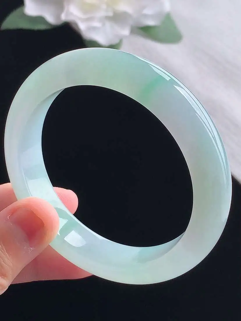 a货翡翠老坑冰种飘绿正装正圈手镯55-56圈口  尺寸55×12×8.8mm 重量58.44g 10