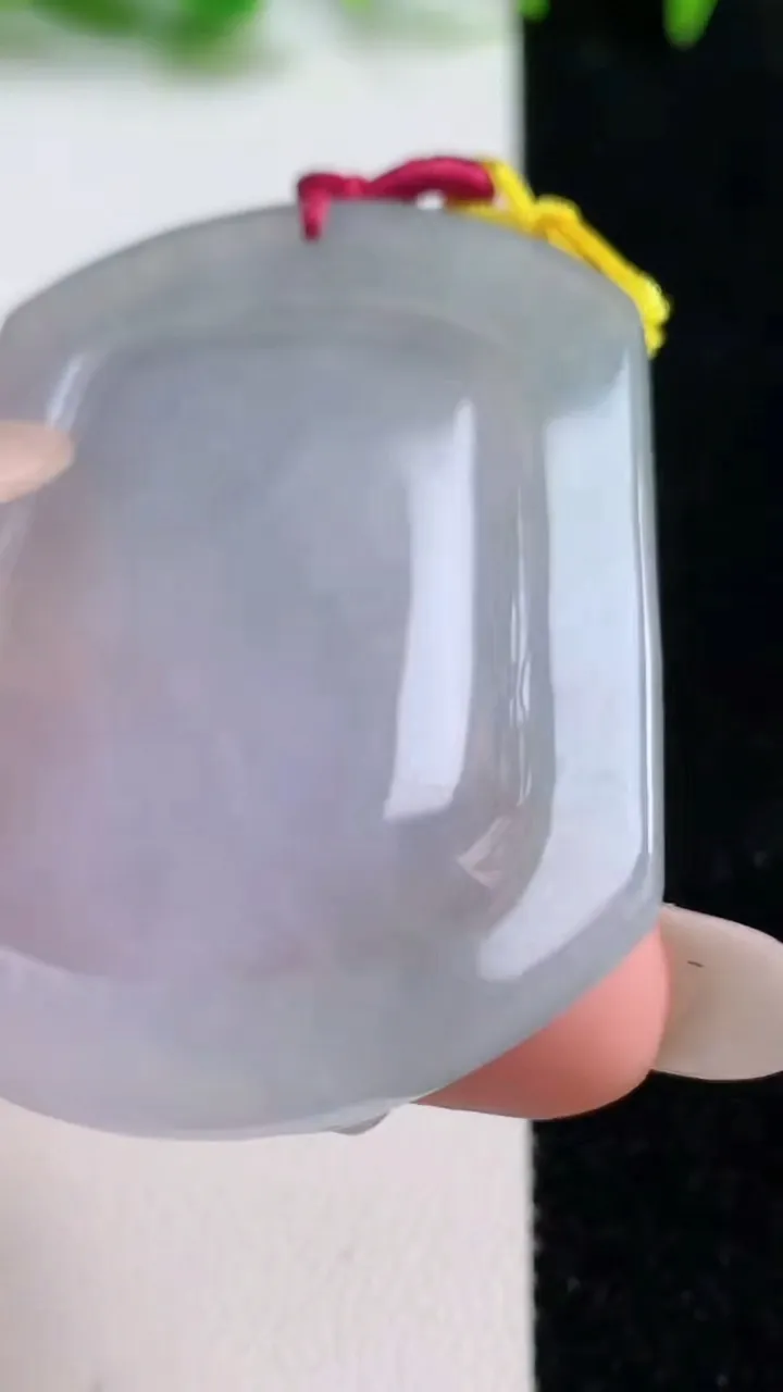 天然A货翡翠生肖虎 虎牌吊坠，尺寸50-42.2-6，重量:25.66g
10月14日