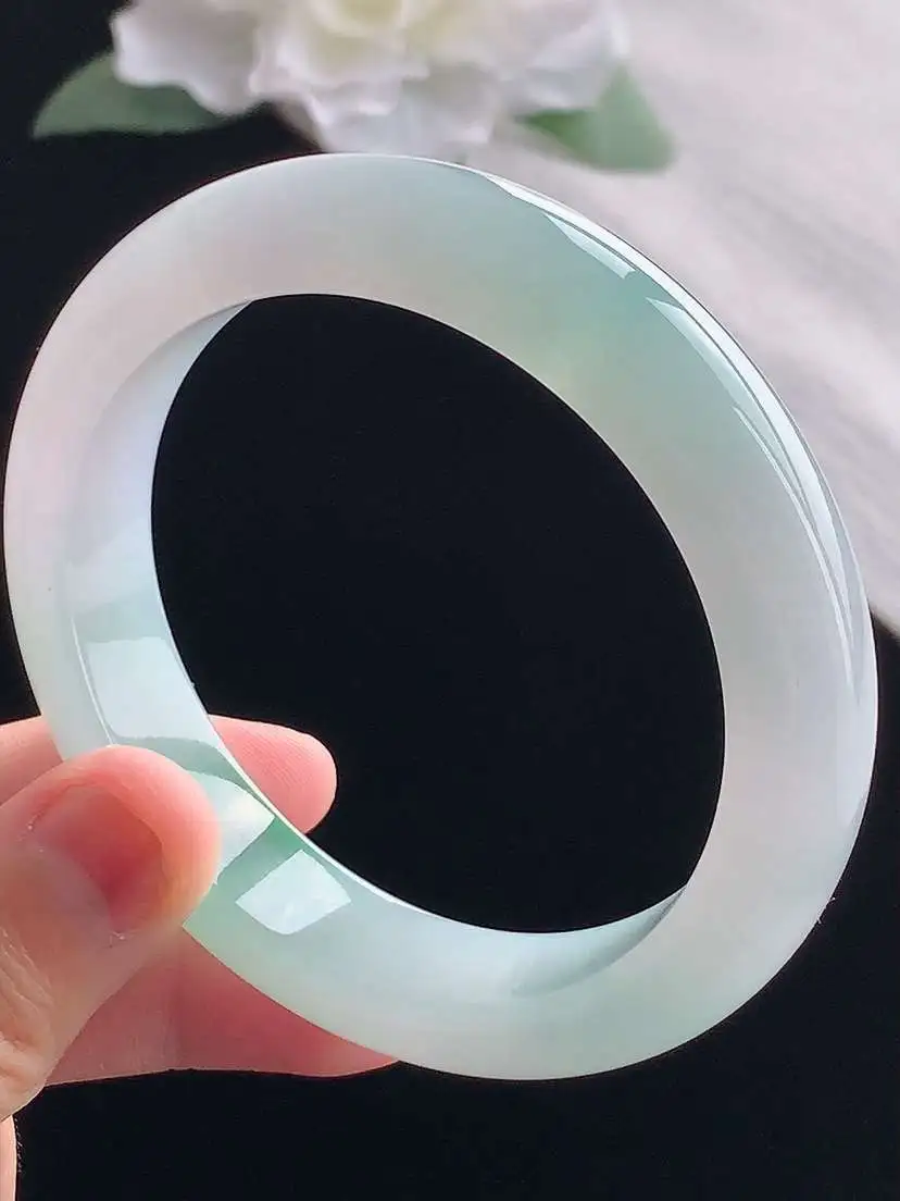 a货翡翠老坑冰种飘绿正装正圈手镯57-58圈口  尺寸57.8×12.5×8.6mm 重量68.35g 1013