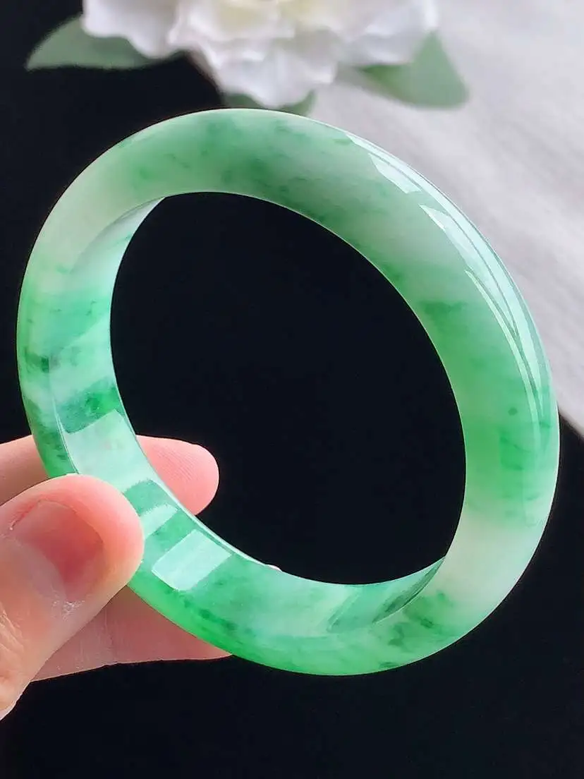 a货翡翠老坑冰种飘绿正装正圈手镯53-54圈口  尺寸53×12.8×6.5mm 重量51.15g 1013