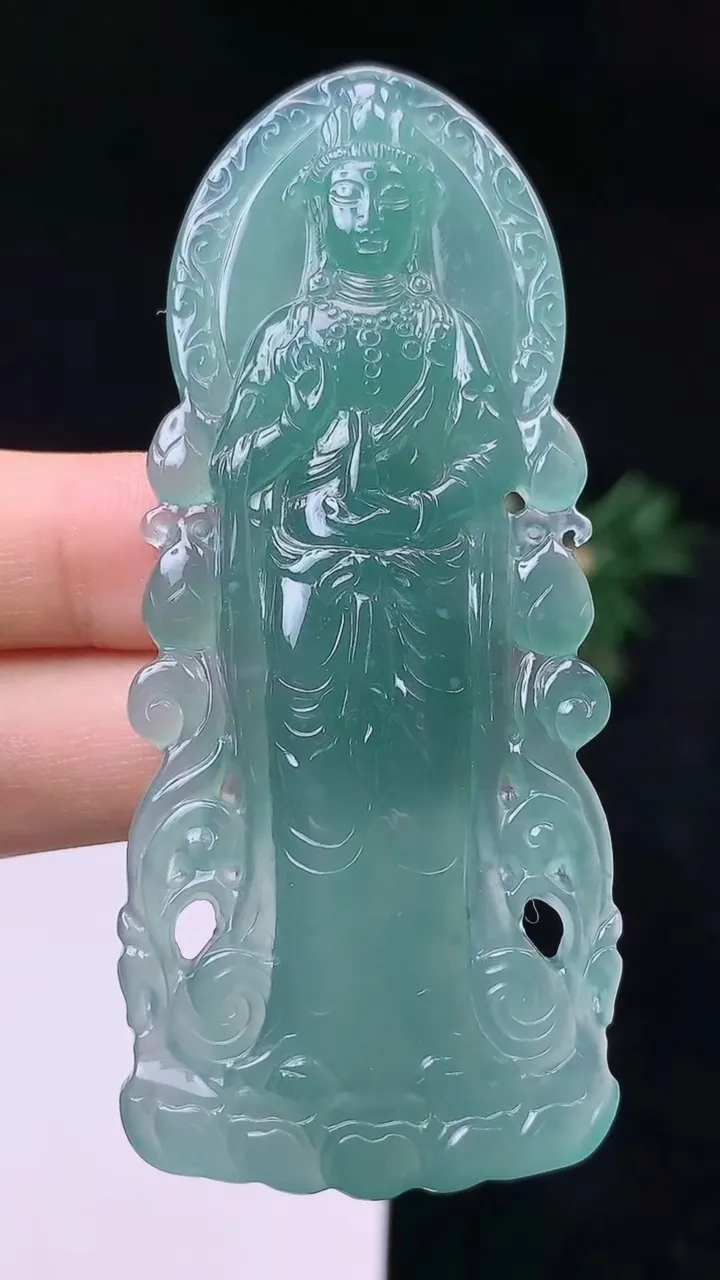 天然A货翡翠蓝水观音菩萨吊坠，尺寸74.7-30.7-5.2，重量:23.03g
10月14日