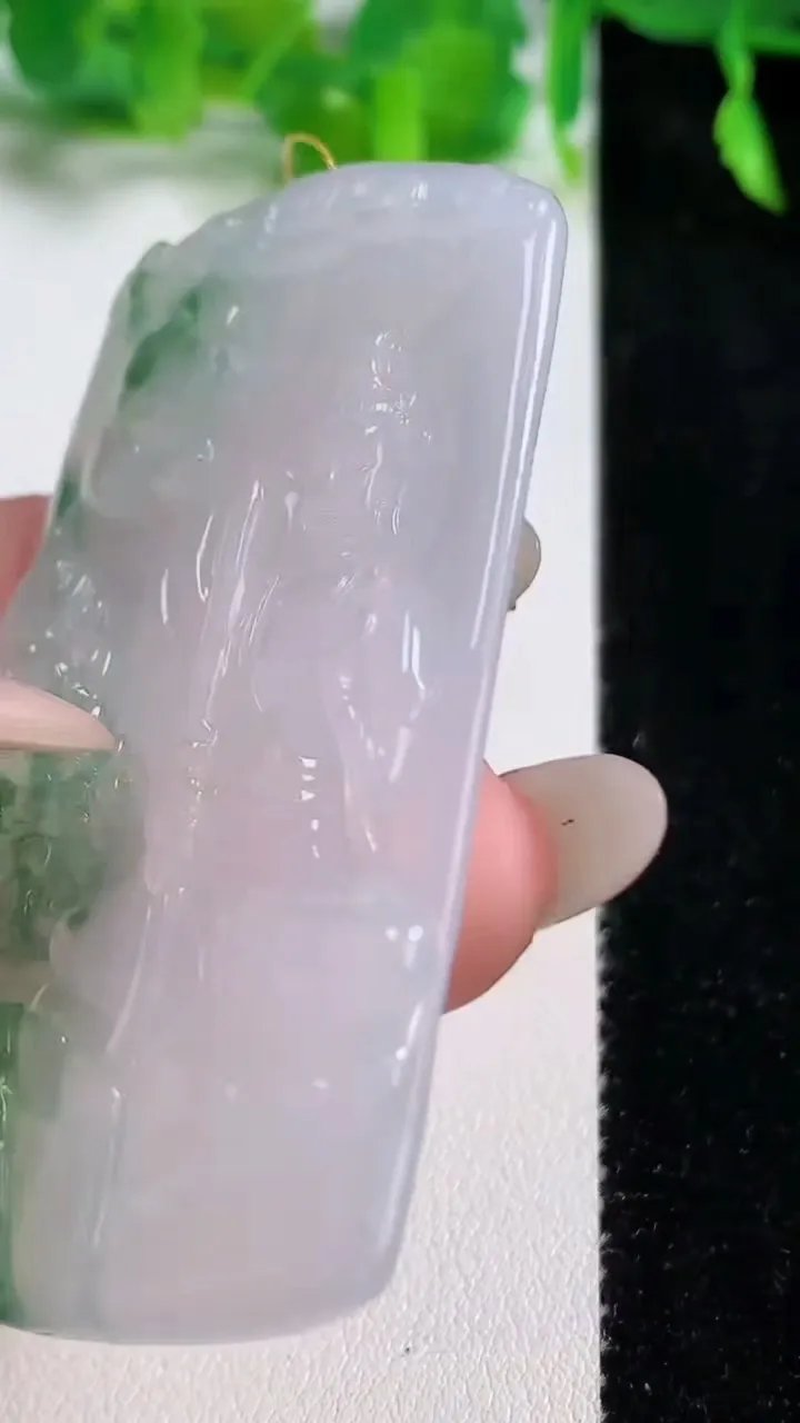 天然A货翡翠冰种飘花虚空藏菩萨吊坠，尺寸62.7-38-5.7，重量:29.35g
10月14日