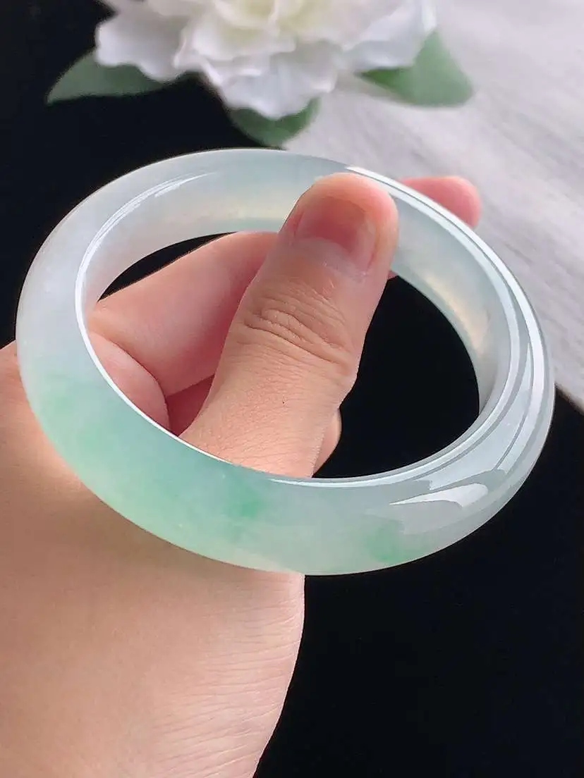 a货翡翠老坑冰种飘绿正装正圈手镯55-56圈口  尺寸55.2×12.6×8.8mm 重量63.53g 1013 A93