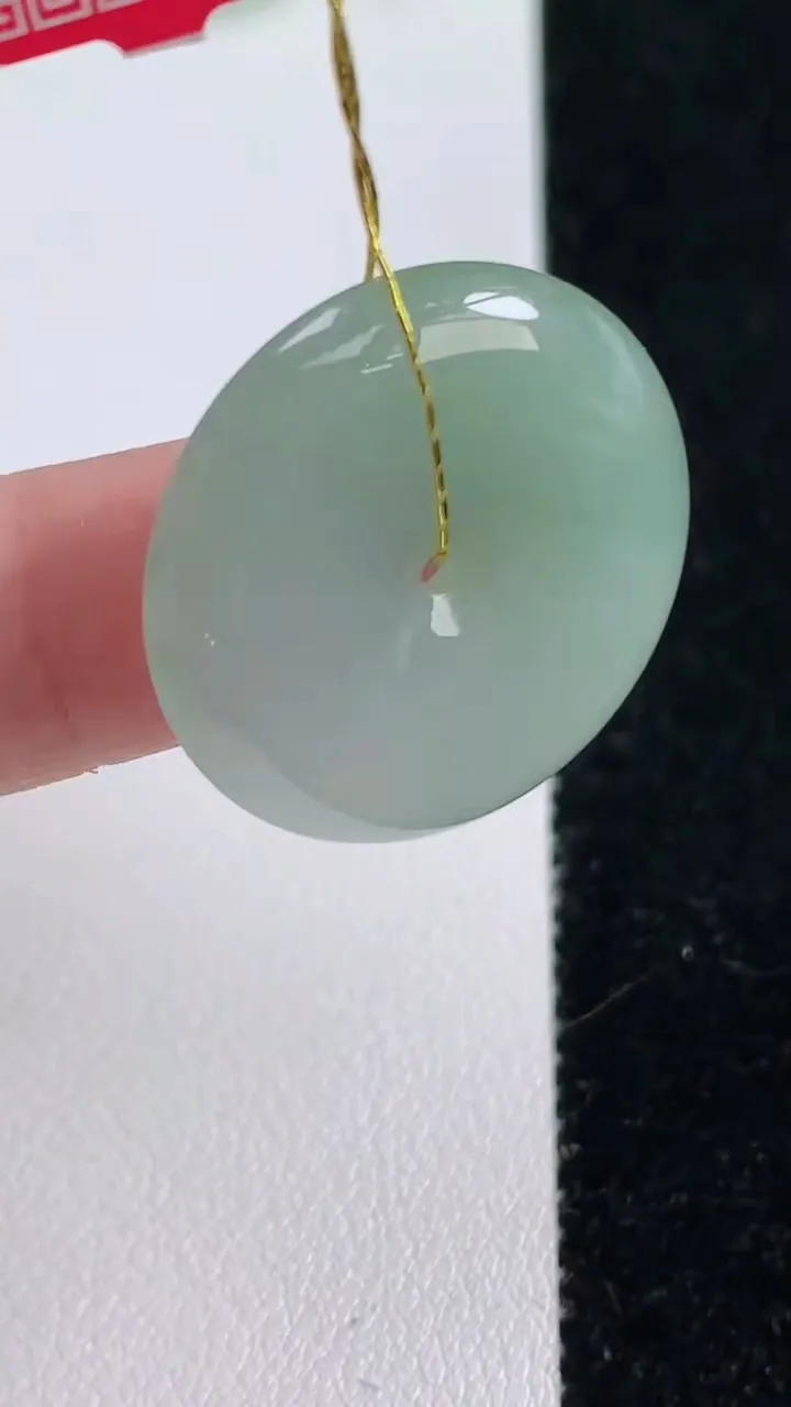天然A货翡翠平安扣吊坠，尺寸25-5.5，重量:7.43g
10月14日